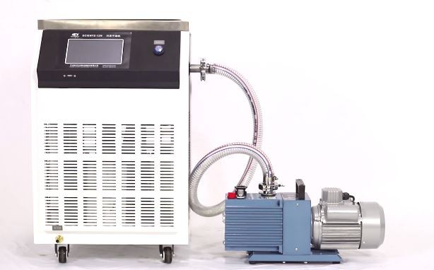 freeze dryer with vacuum pump